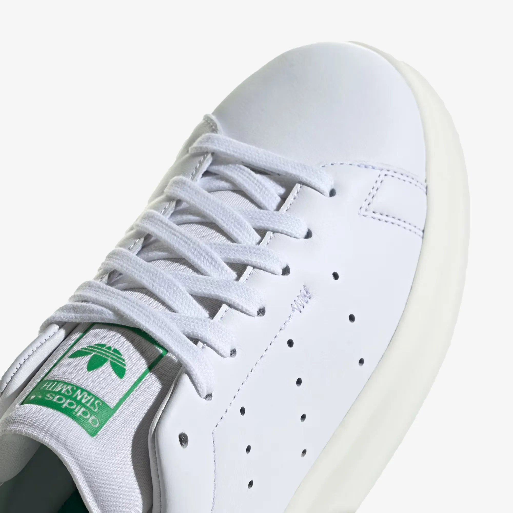 Adidas Originals | WMN'S STAN SMITH PF  { CLOUD WHITE/OFF WHITE/GREEN